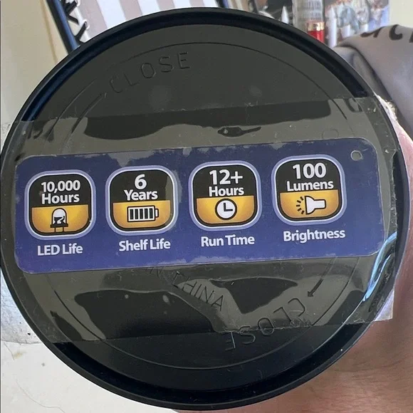 #1425** Green and Black Portable Lantern - Picture 3 of 6